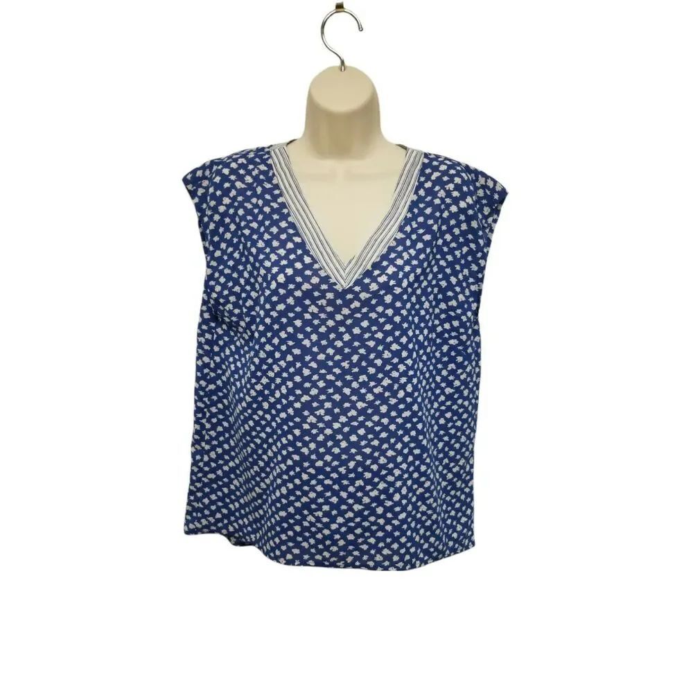 Outback Red Top Color White & Blue Size Large